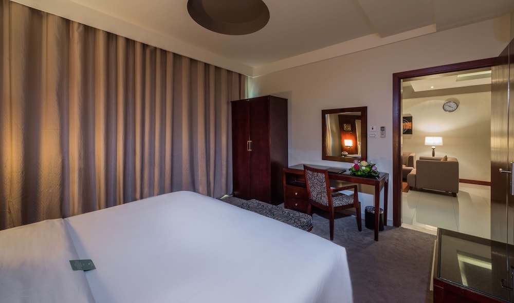 Royal Suite, 3 Bedrooms photo 2