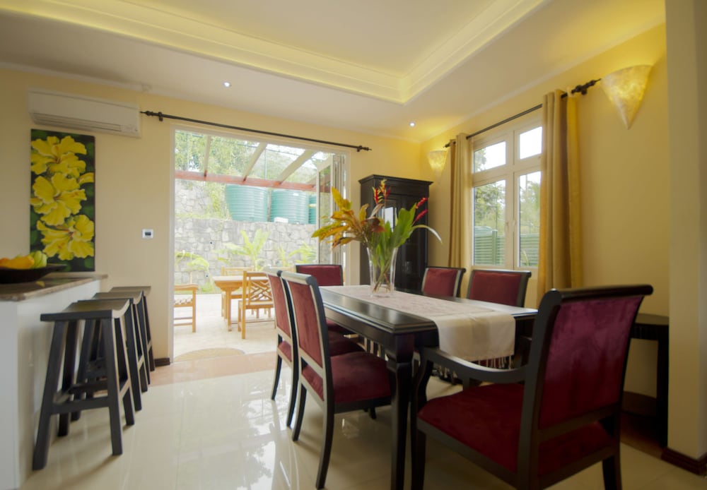 Exclusive Villa, 3 Bedrooms photo 2
