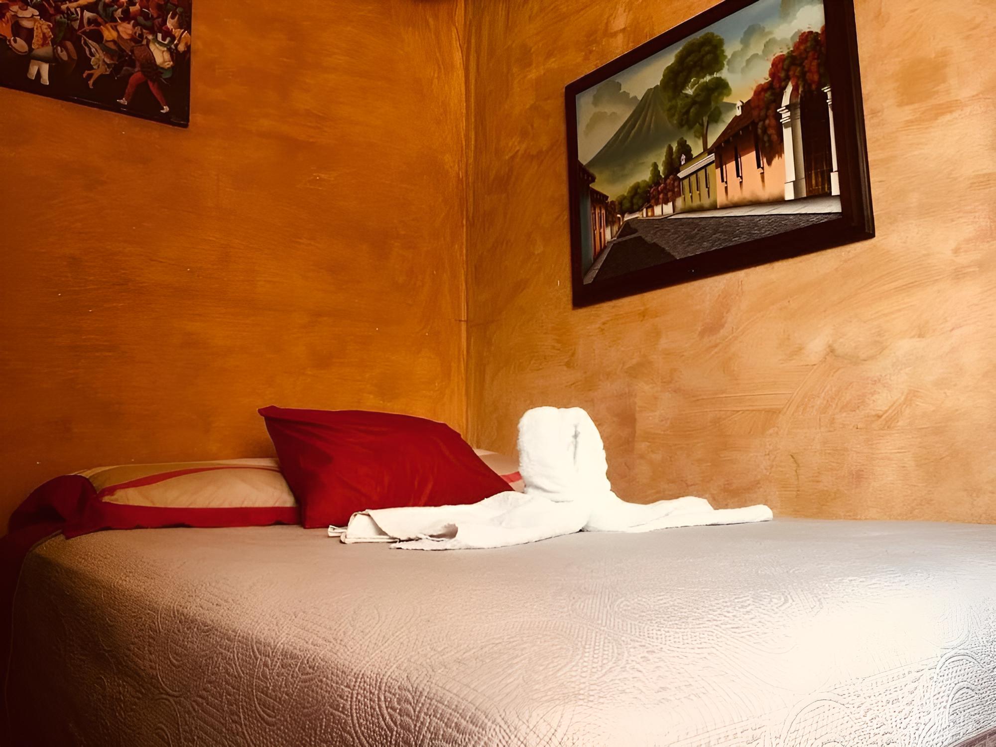 Basic Single Room, 1 Queen Bed