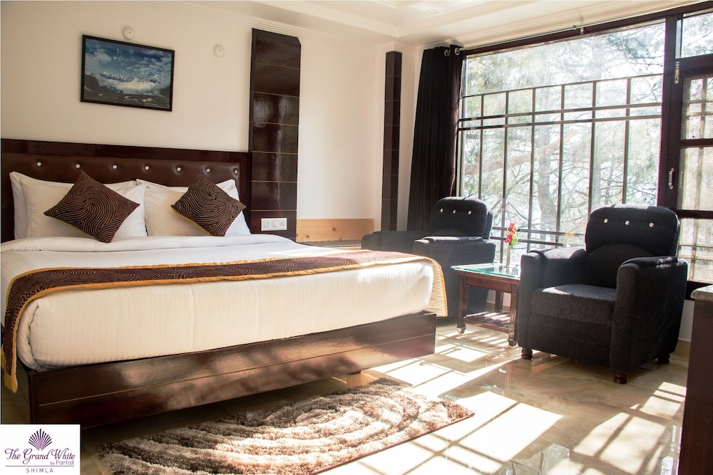 Club Room, Hill View photo 2
