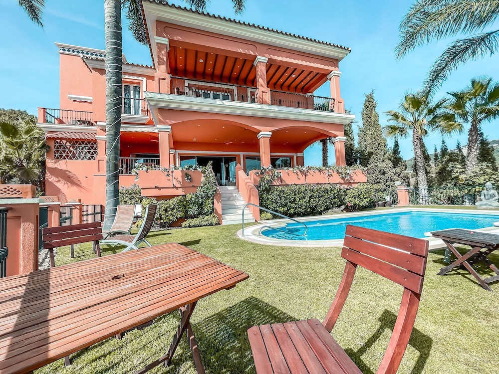 Panoramic Villa