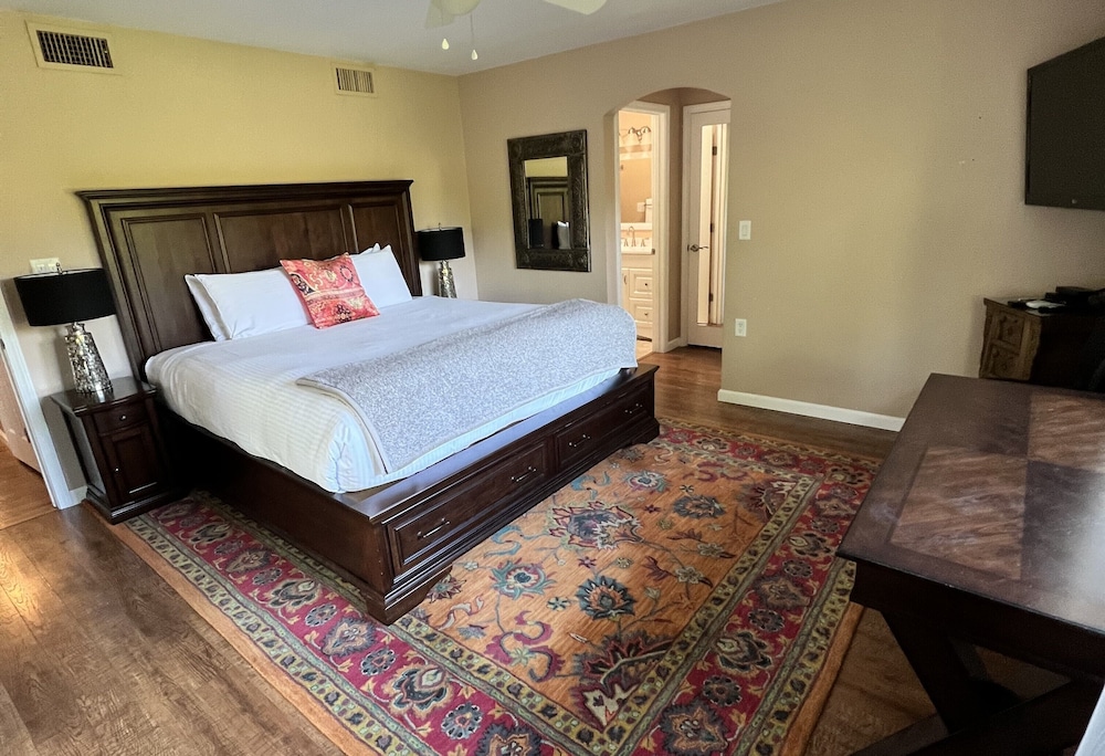 Exclusive House photo 2