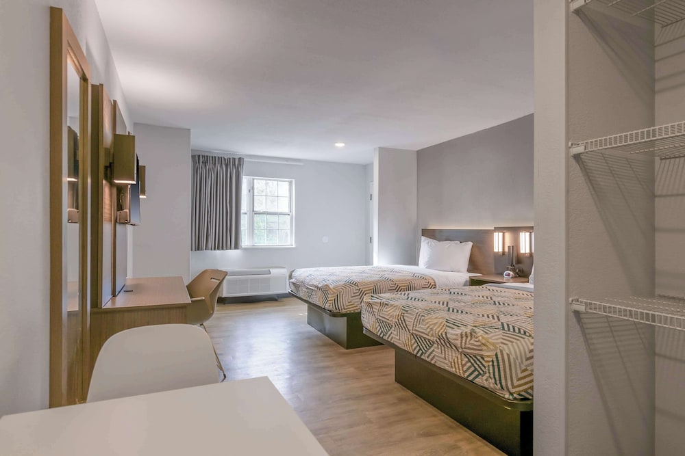 Standard Room, 2 Queen Beds, Non Smoking, Kitchenette - Photo 3