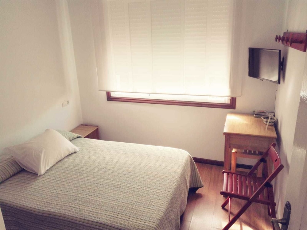 Single Room, 1 Twin Bed, Shared Bathroom