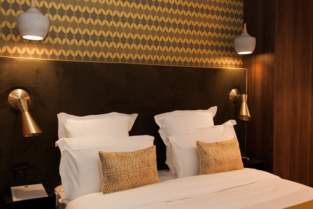 Classic Double Room, 1 Queen Bed, City View photo 2