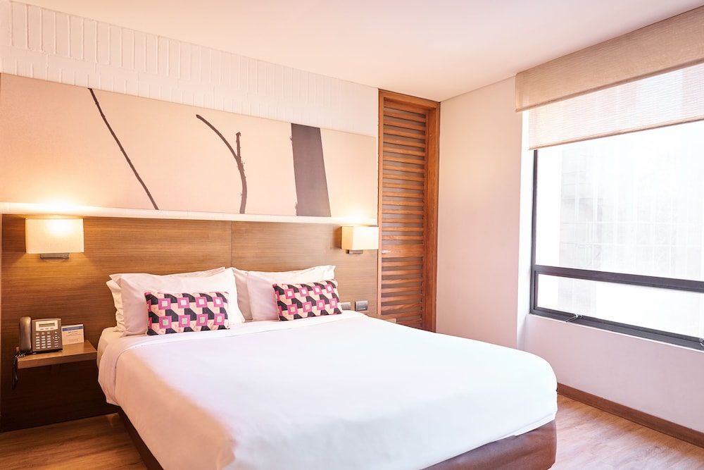 Standard Room, 1 Queen Bed - Photo 3