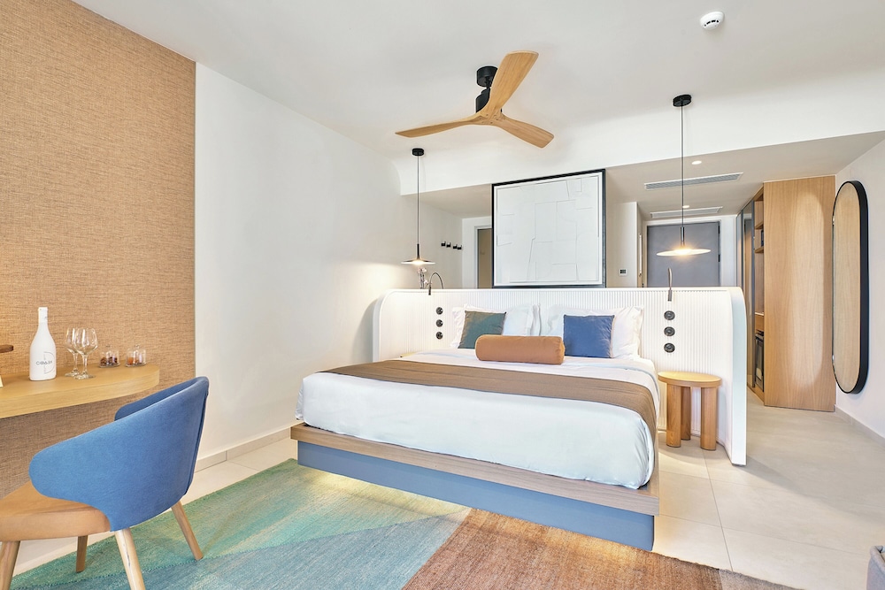 Pure Luxe Junior Suite Sea View photo 3