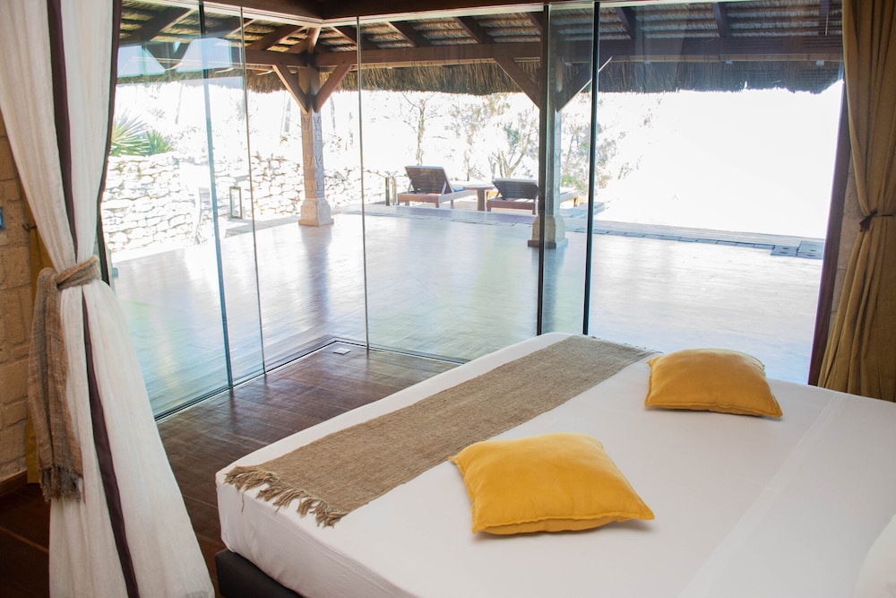 Panoramic Double Room, Ensuite, Pool View (Marula) photo 1