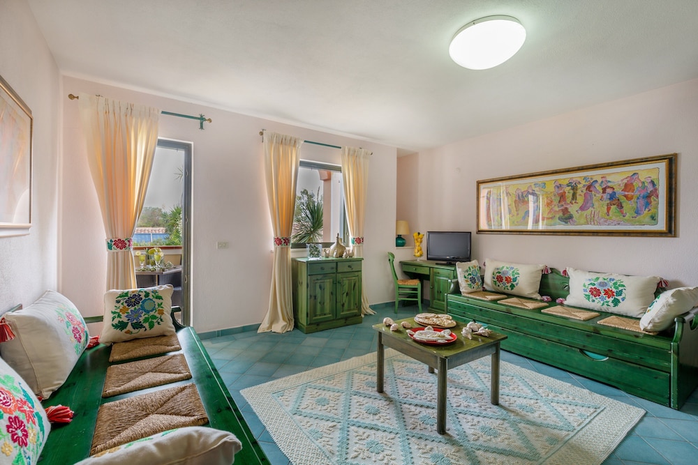 Family Room photo 1