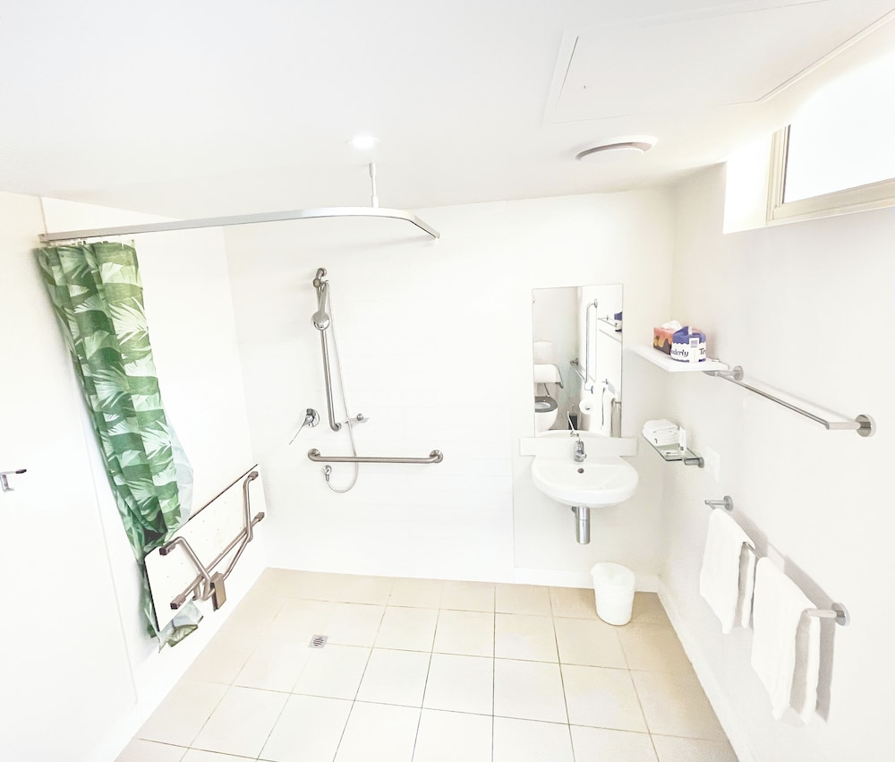 1 Bedroom Access Apartment photo 2