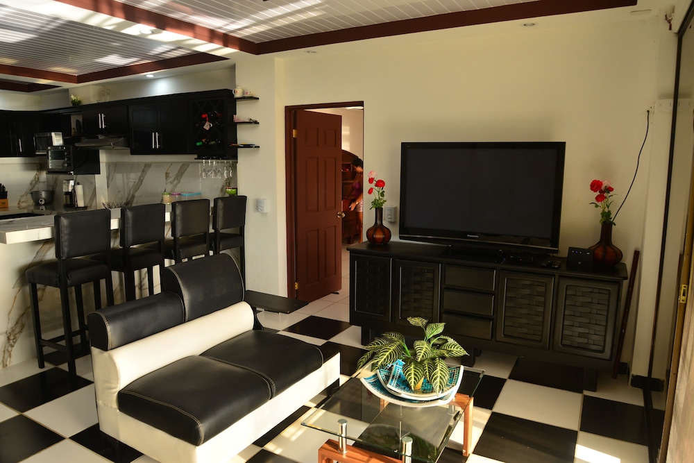 Deluxe House, Multiple Beds, Kitchen, Ocean View (Casa Ajedrez) photo 3