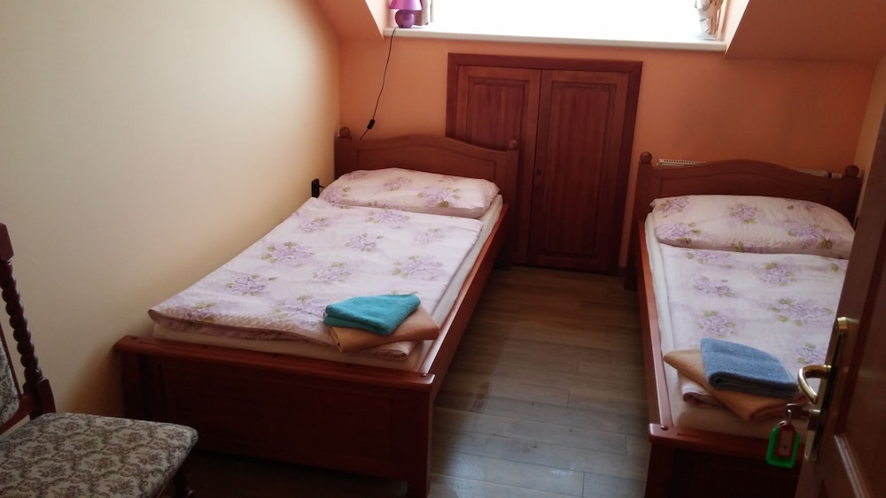 Economy Double Room, Shared Bathroom photo 2