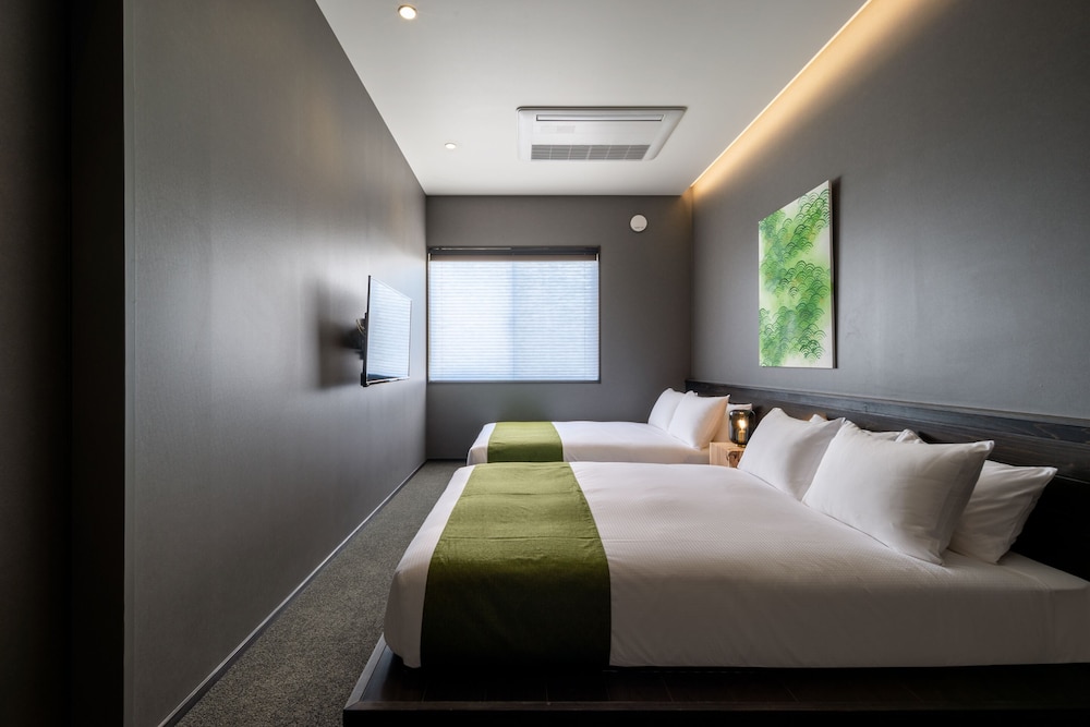 Traditional Room, Multiple Beds, Non Smoking, Private Bathroom photo 2