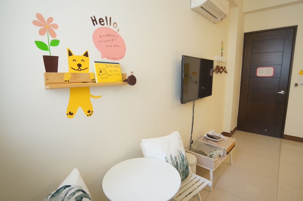 Family House (4 bedroom, 5 bathroom, 1 kitchen, BBQ)