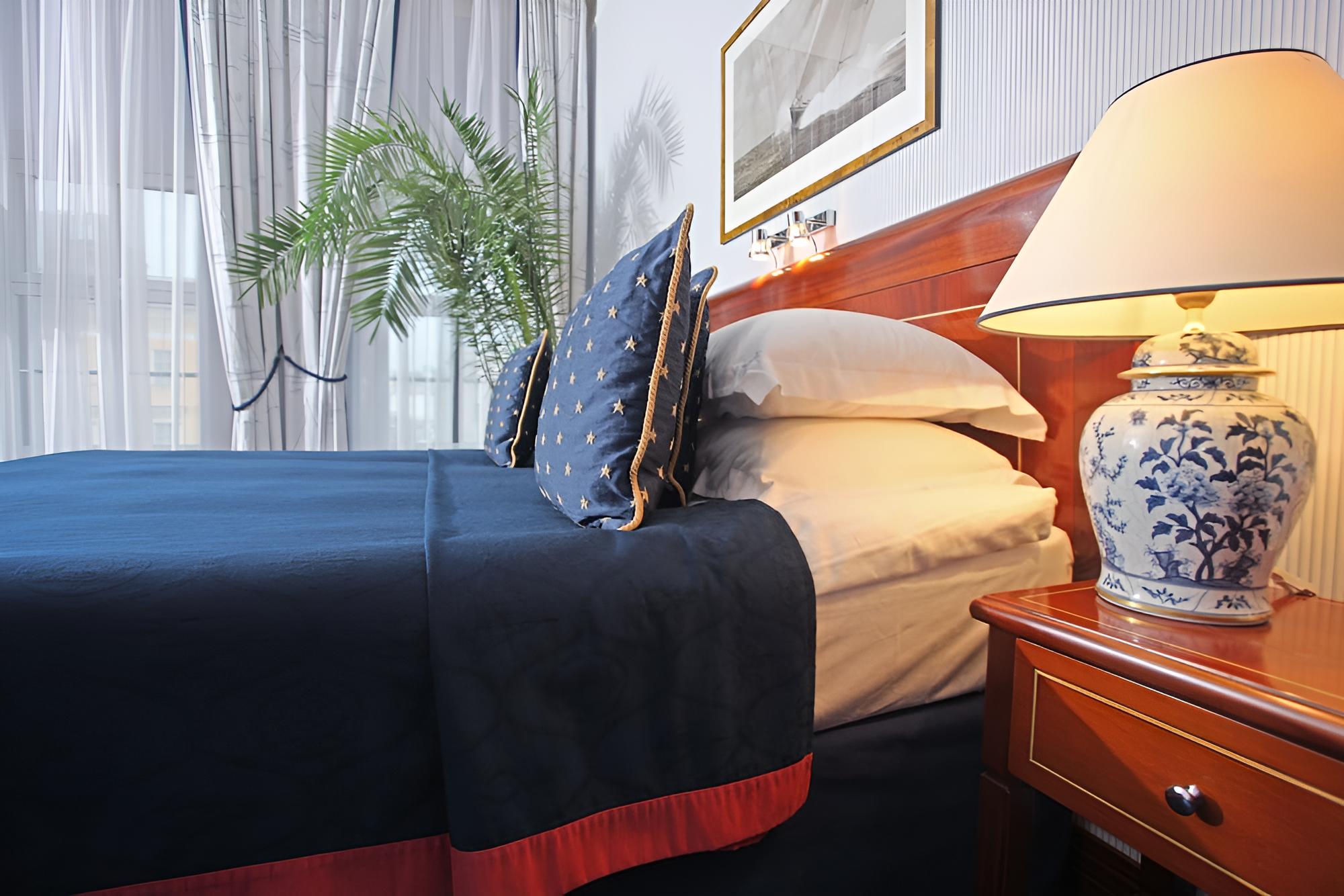 Superior Room, 1 Queen Bed photo 1