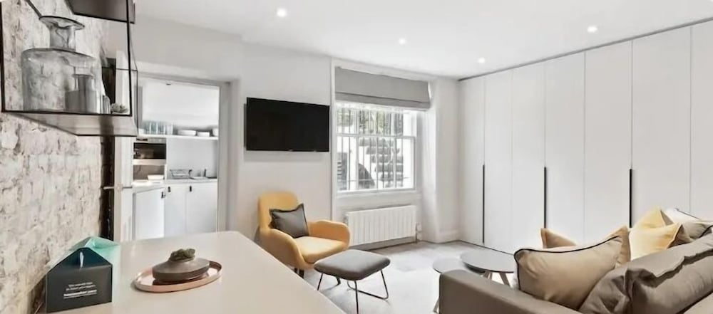 Deluxe Studio Suite photo 1