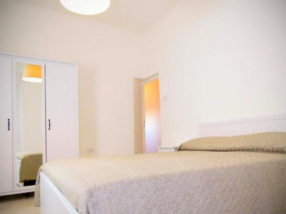 House, 1 Bedroom, Balcony