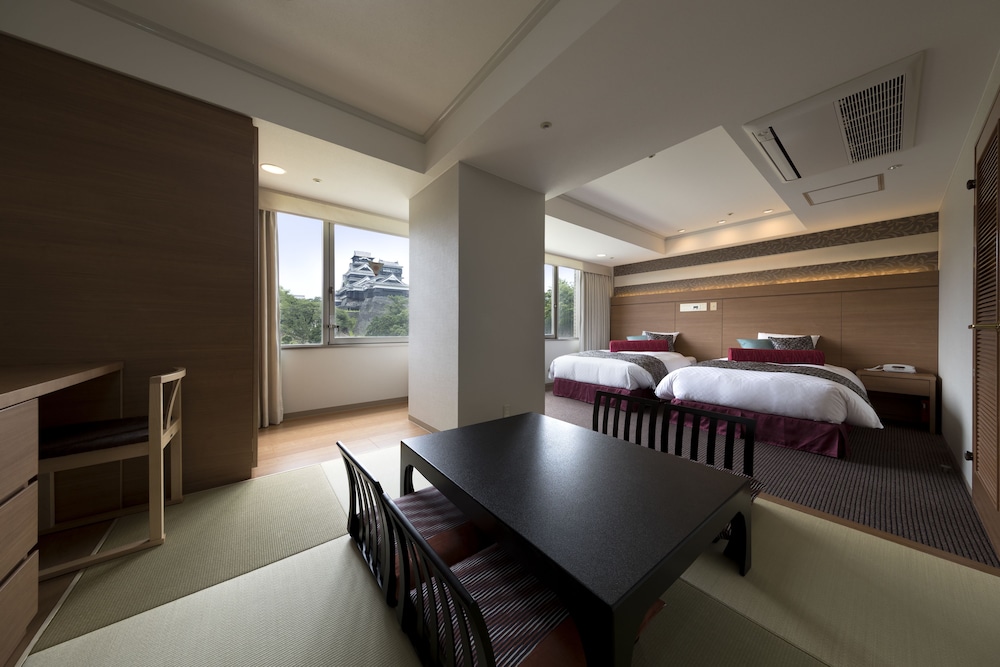 Japanese Western Room, Castle View photo 1