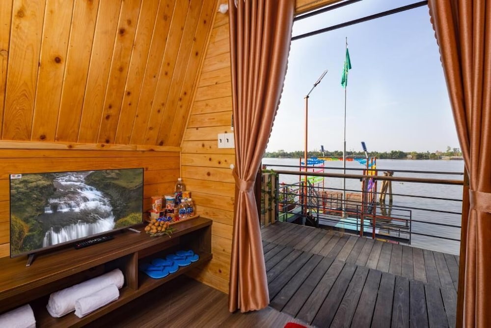 Superior Bungalow, Balcony, River View