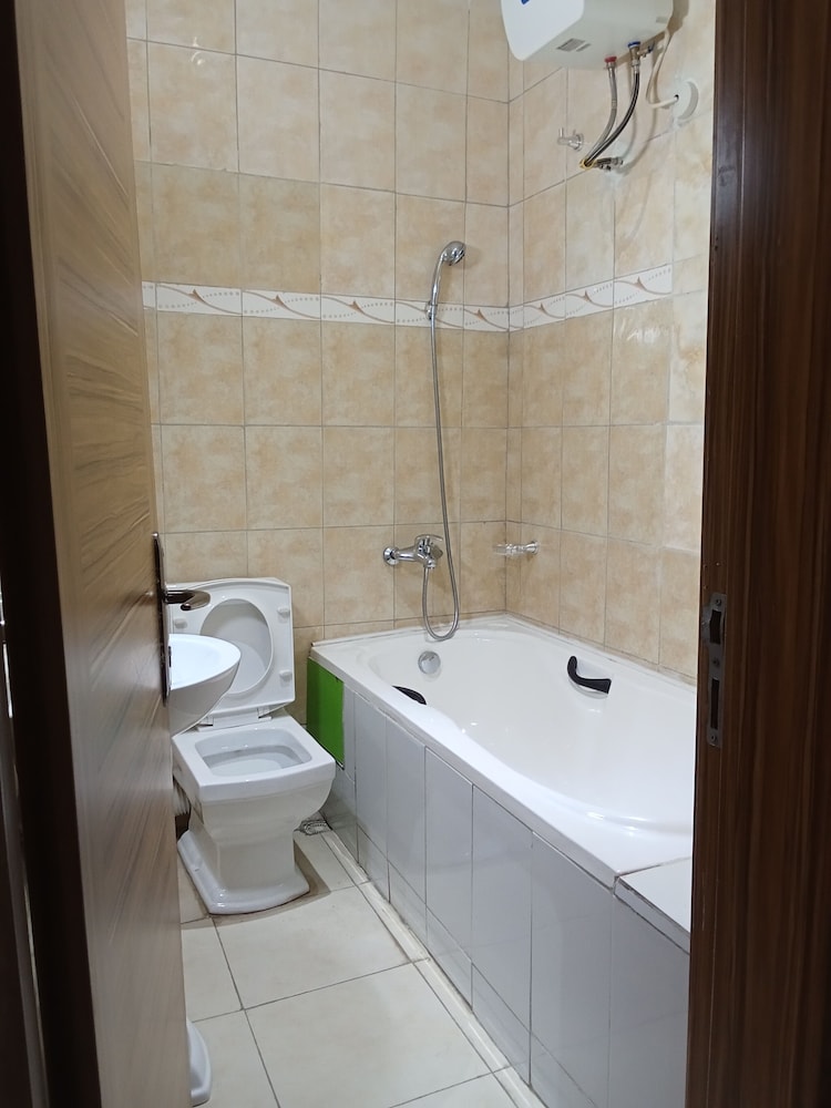 Deluxe Room - Photo 6