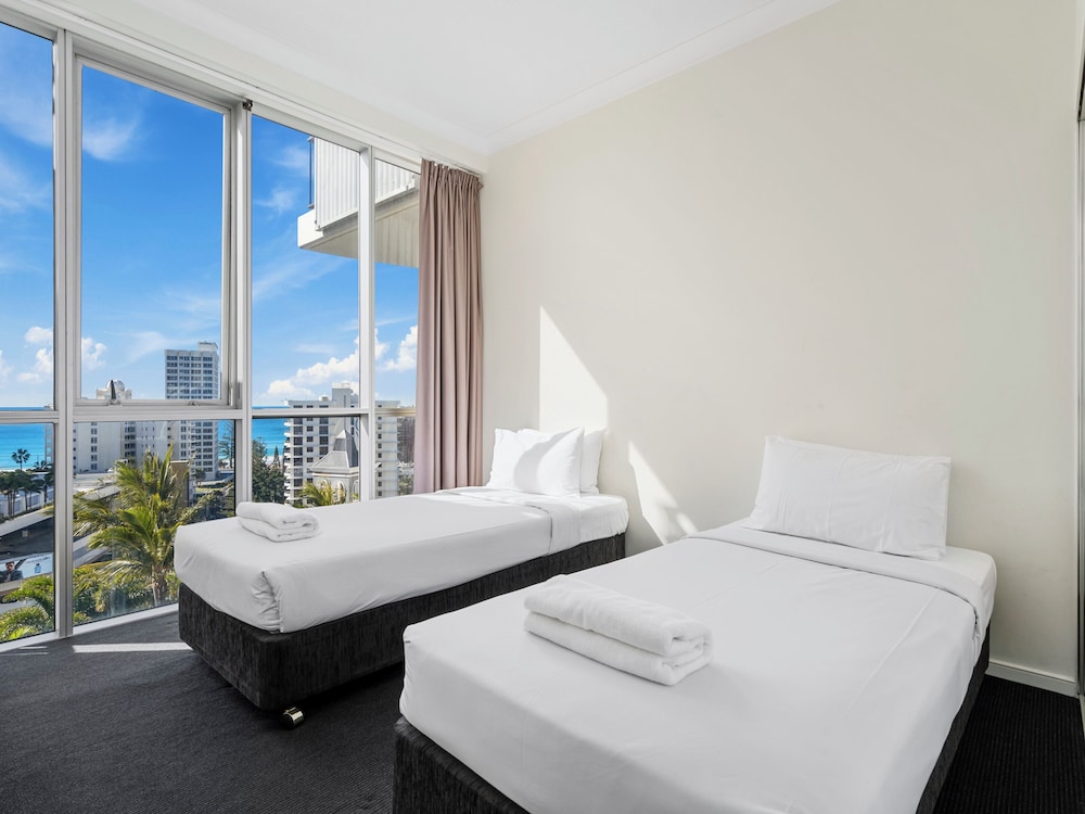 Three-Bedroom Apartment with Ocean View (High Floor) photo 1