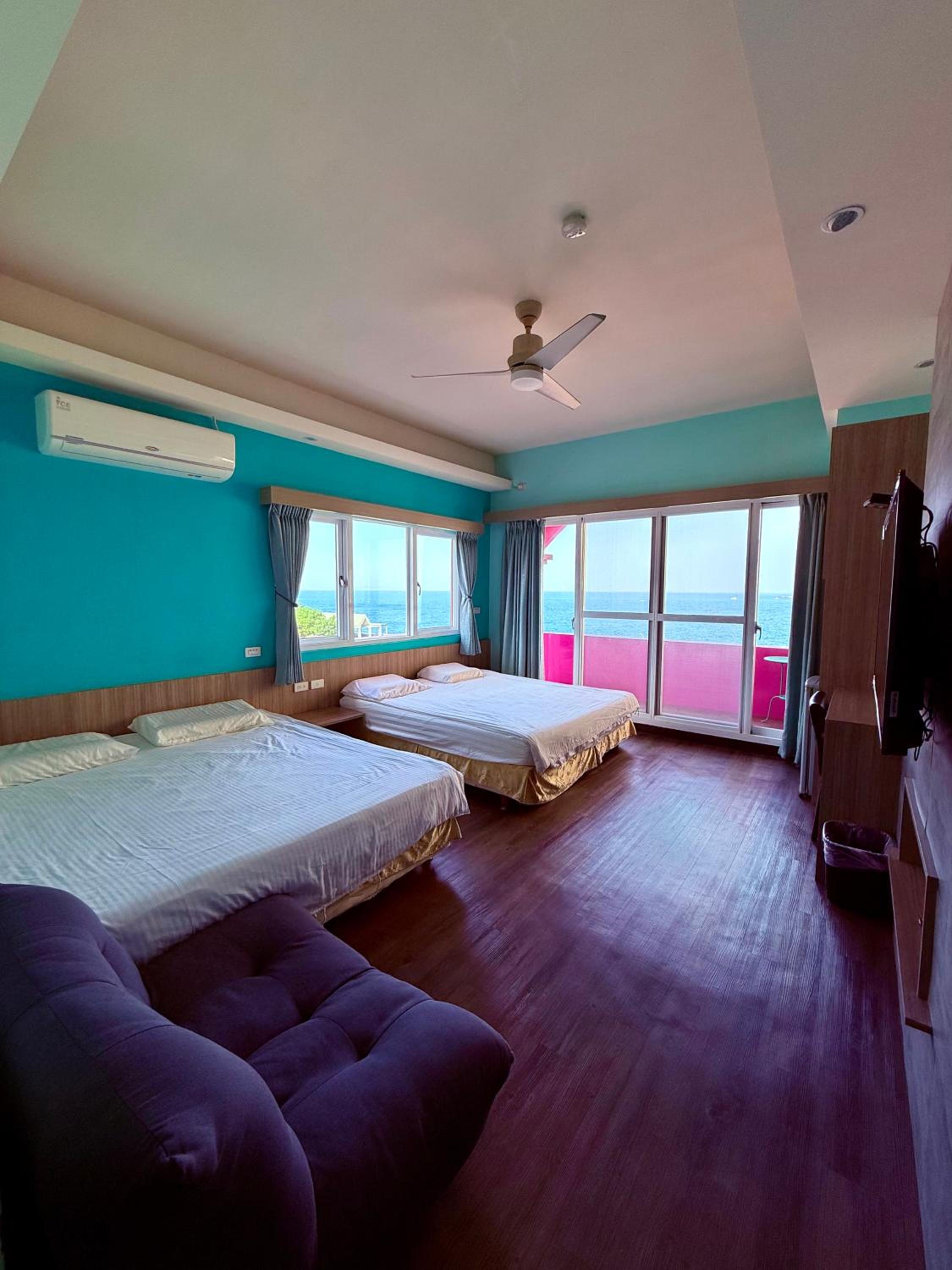 Twin Room with Sea View