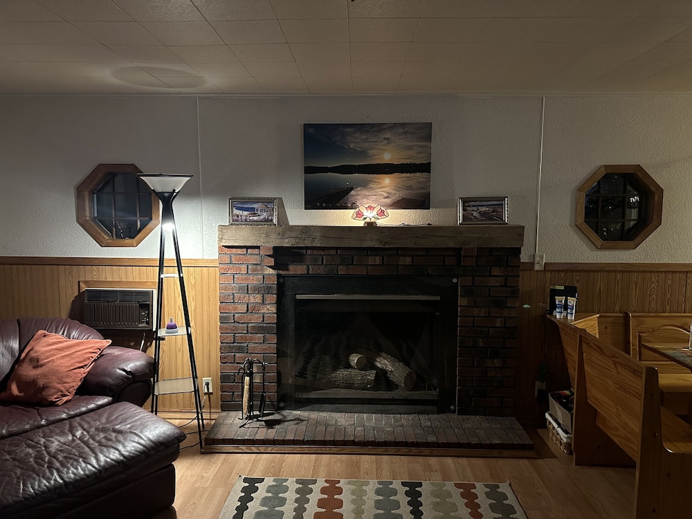 House, 2 Bedrooms photo 3
