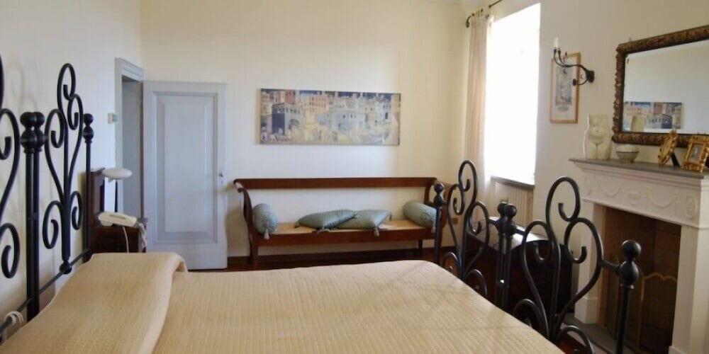 Deluxe Double Room, Bathtub, Garden View photo 1
