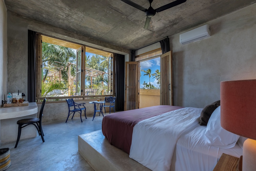 Colonial Suite
