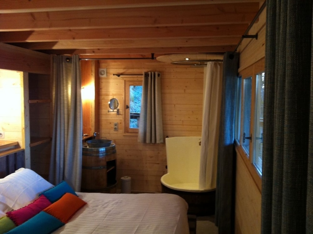 Tree House, River View (La Cabane) photo 2