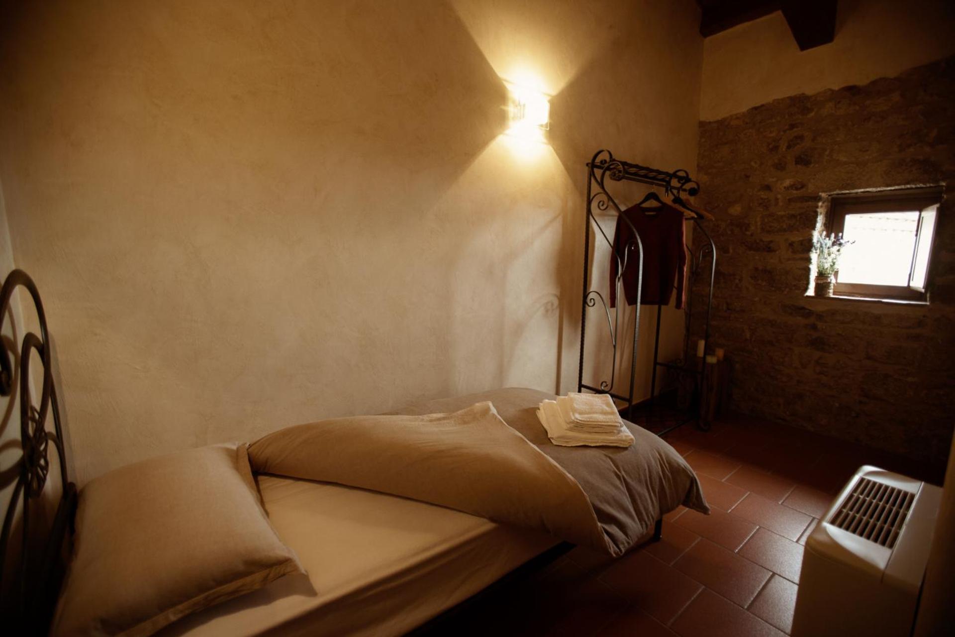 Small Single Room photo 2