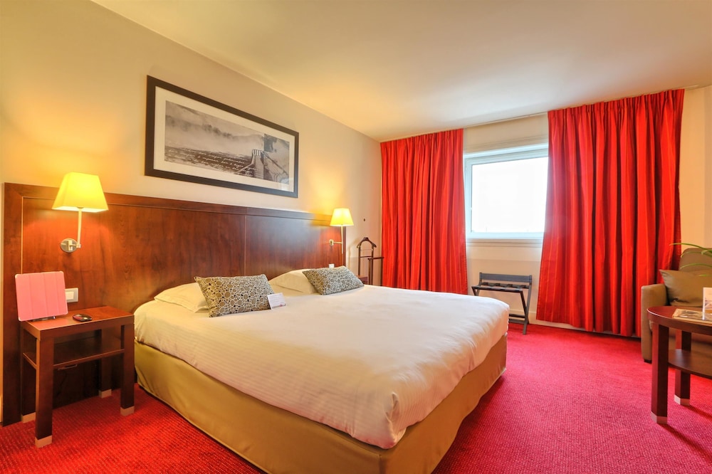 Superior Room, 1 King Bed with Sofa bed - Photo 2