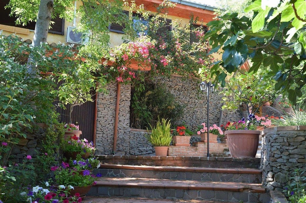 Superior Triple Room, Patio photo 3
