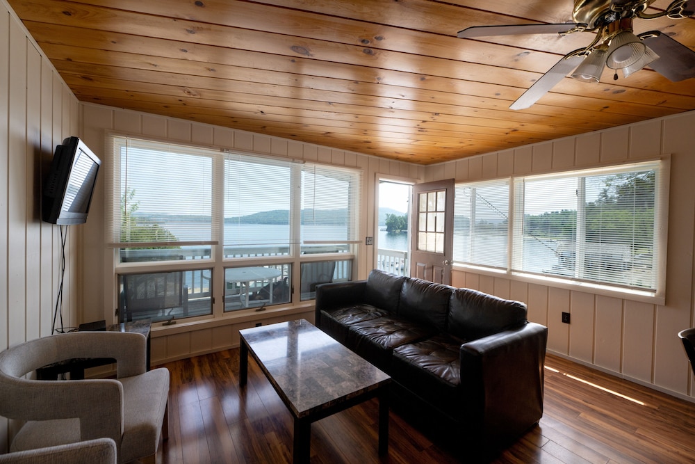 Lakefront Two-Bedroom Beach Suite