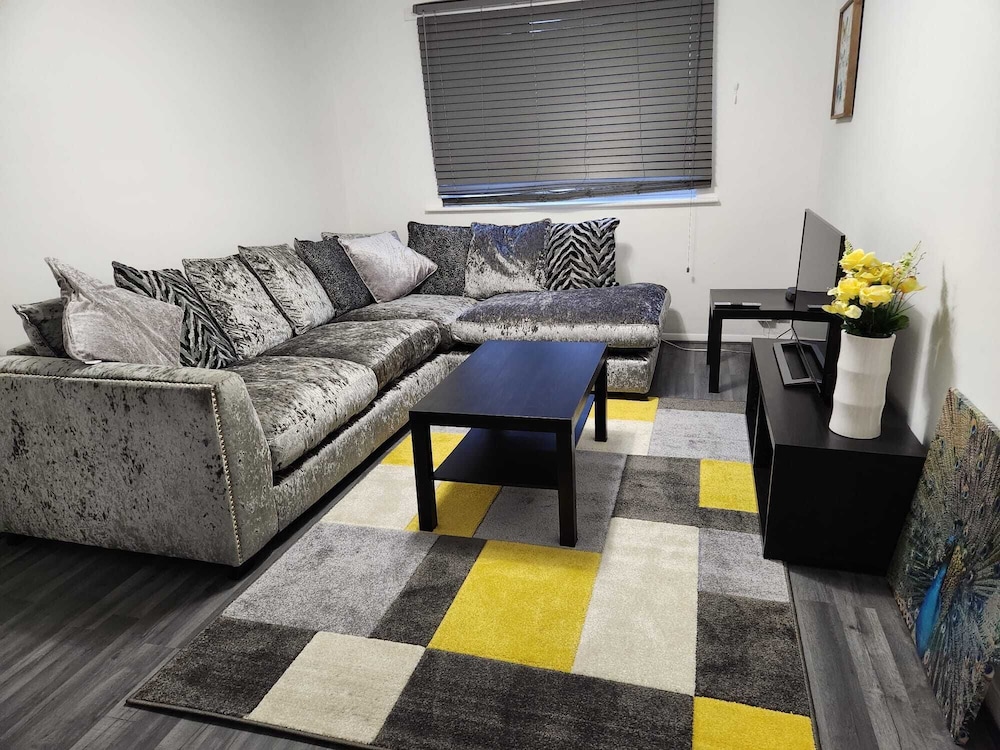 Apartment photo 1