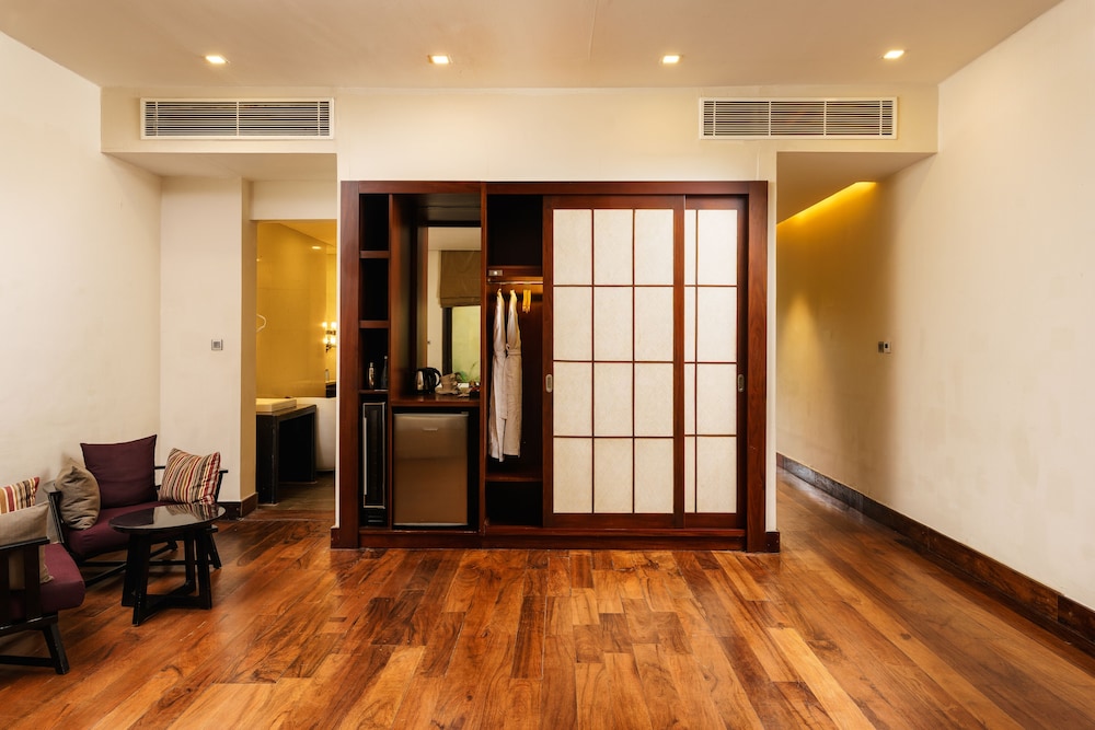 Courtyard Room - Photo 4