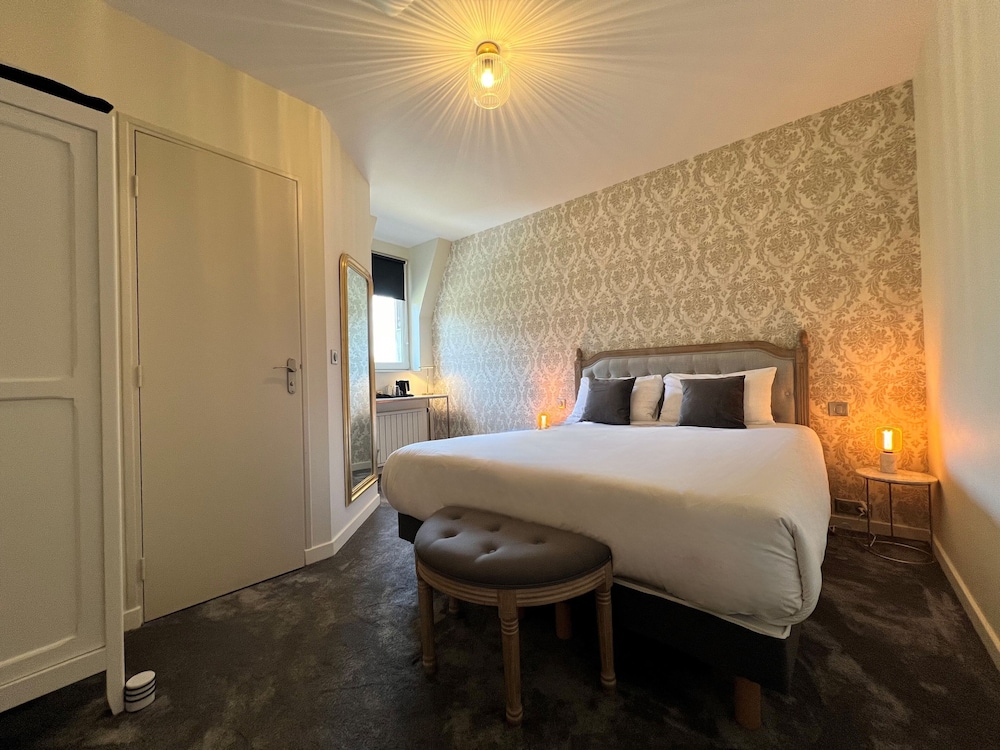 Standard Double Room, 1 Queen Bed (2nd Floor) photo 3