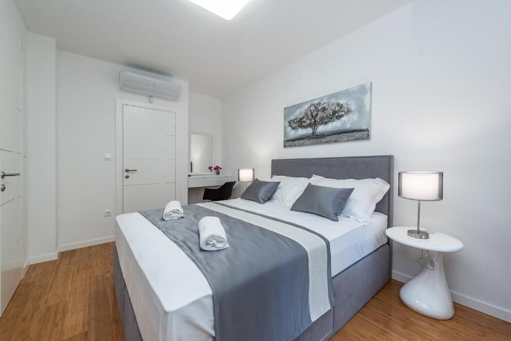 Deluxe Apartment, Private Pool, Sea View photo 3