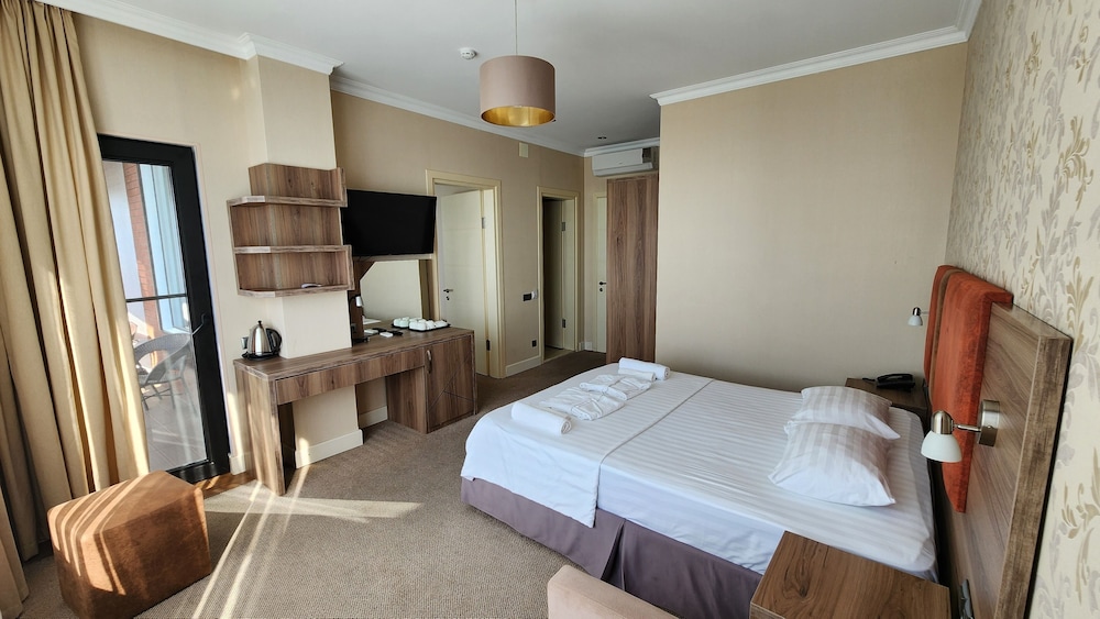 Family Quadruple Room, 2 Bedrooms, Sea View photo 2