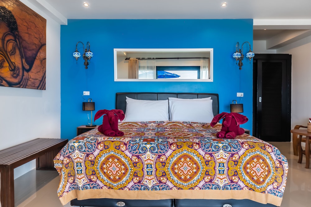 Deluxe Beachfront Room - Photo 6