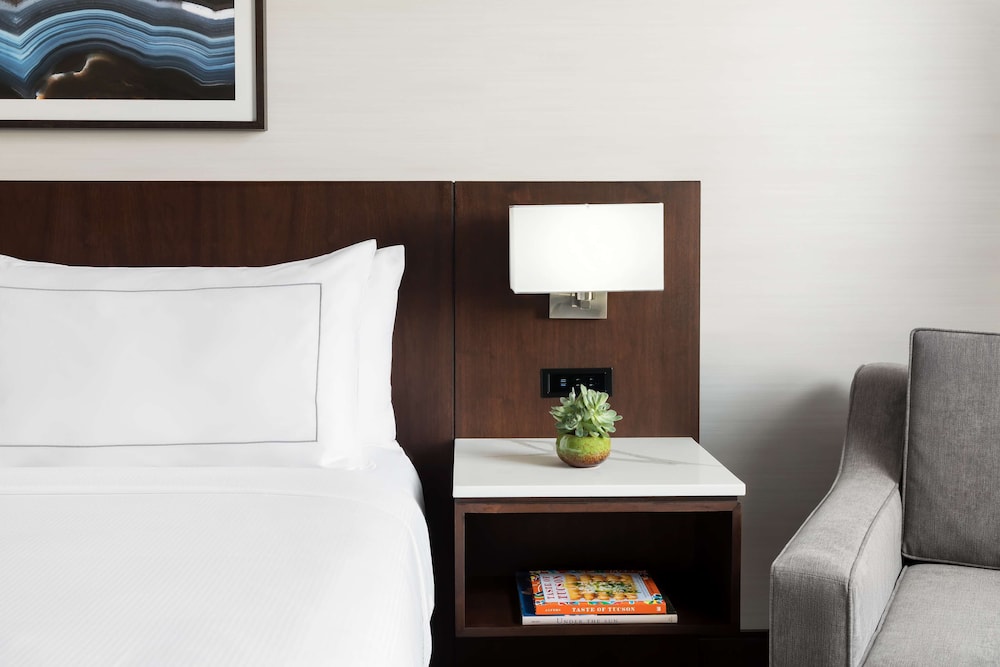1 King Bed Fitness Room - Photo 2