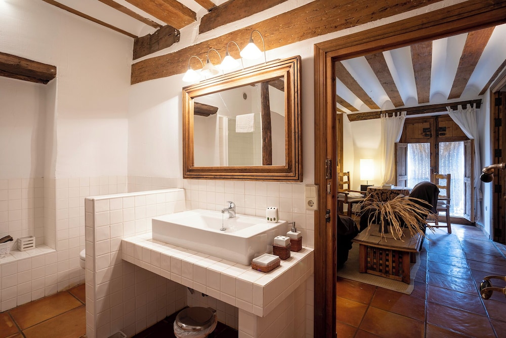 Suite - Photo 4