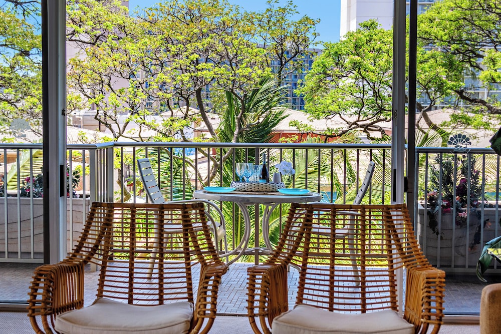 Suite, Multiple Beds, Garden View (2 Baths) - Photo 9