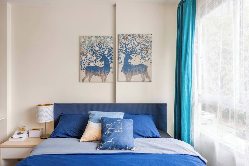Studio, Multiple Bedrooms, Accessible, Smoking