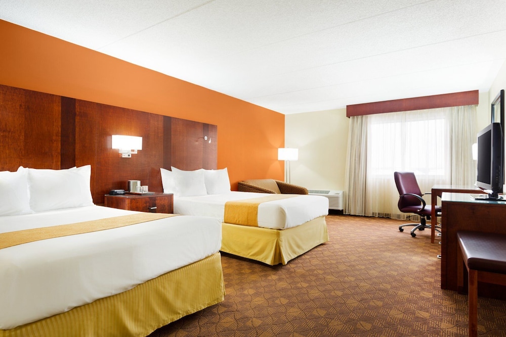 Room, 2 Double Beds, Non Smoking - Photo 3