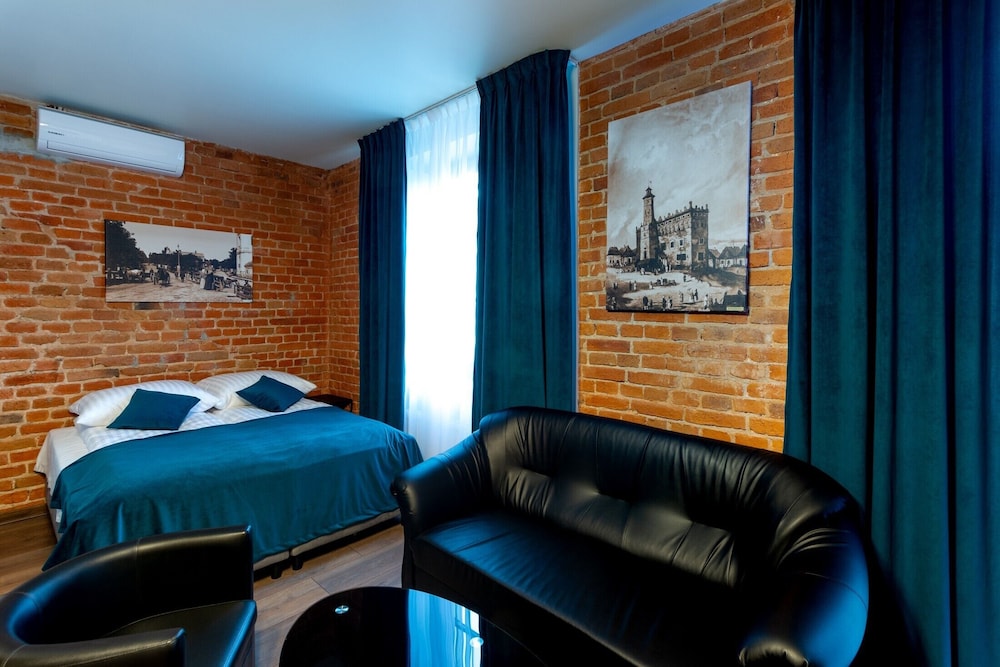Comfort Room, City View