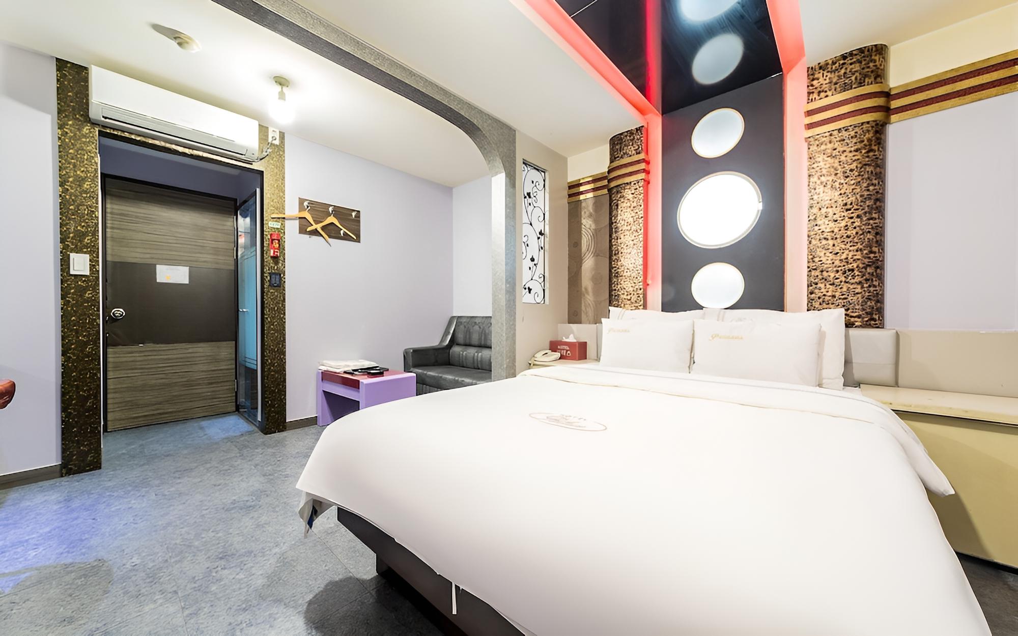Room (General room-physical identification ) - Photo 4