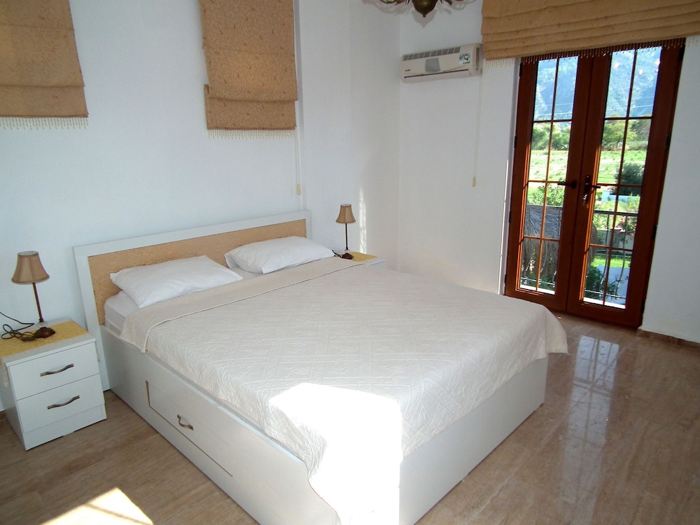 Villa, Pool View photo 1