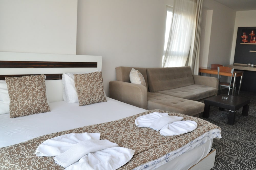 Suite, 1 Bedroom photo 2