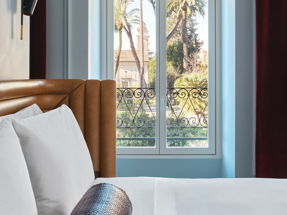 Suite, 1 King Bed (Urban)